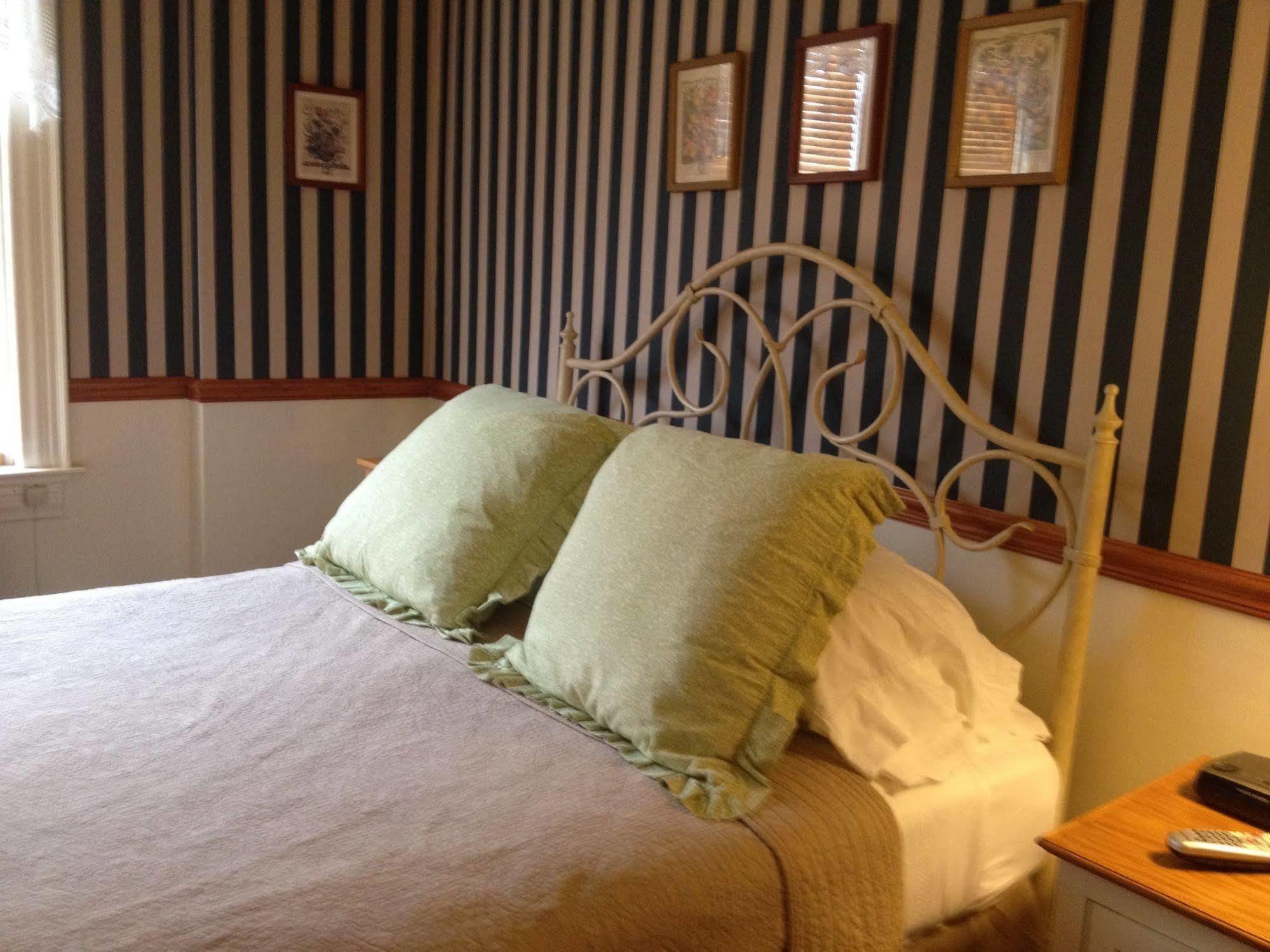 Red Lion Bed & Breakfast 외부 사진