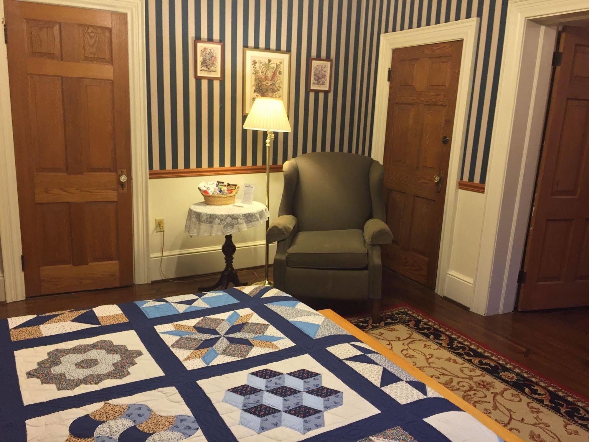 Red Lion Bed & Breakfast 외부 사진